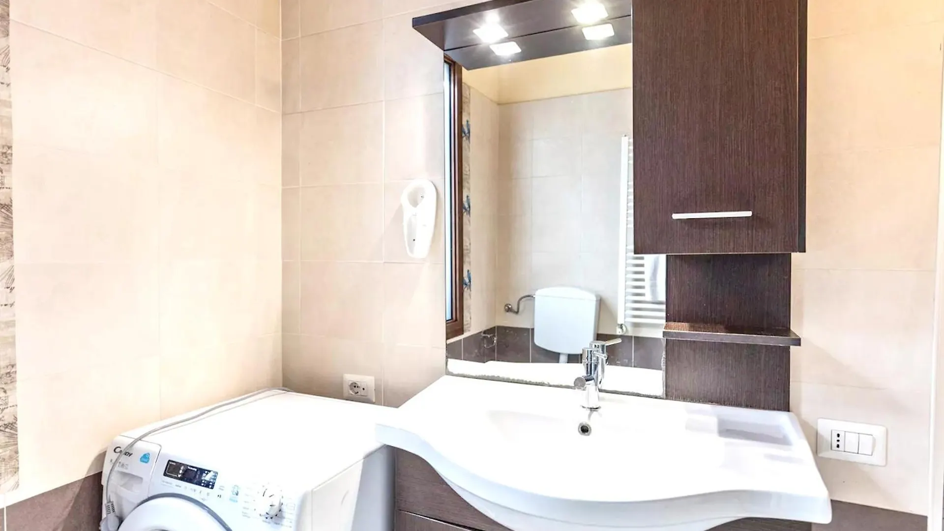 Elegant Apartment In Verona 75 M² With Balcony
