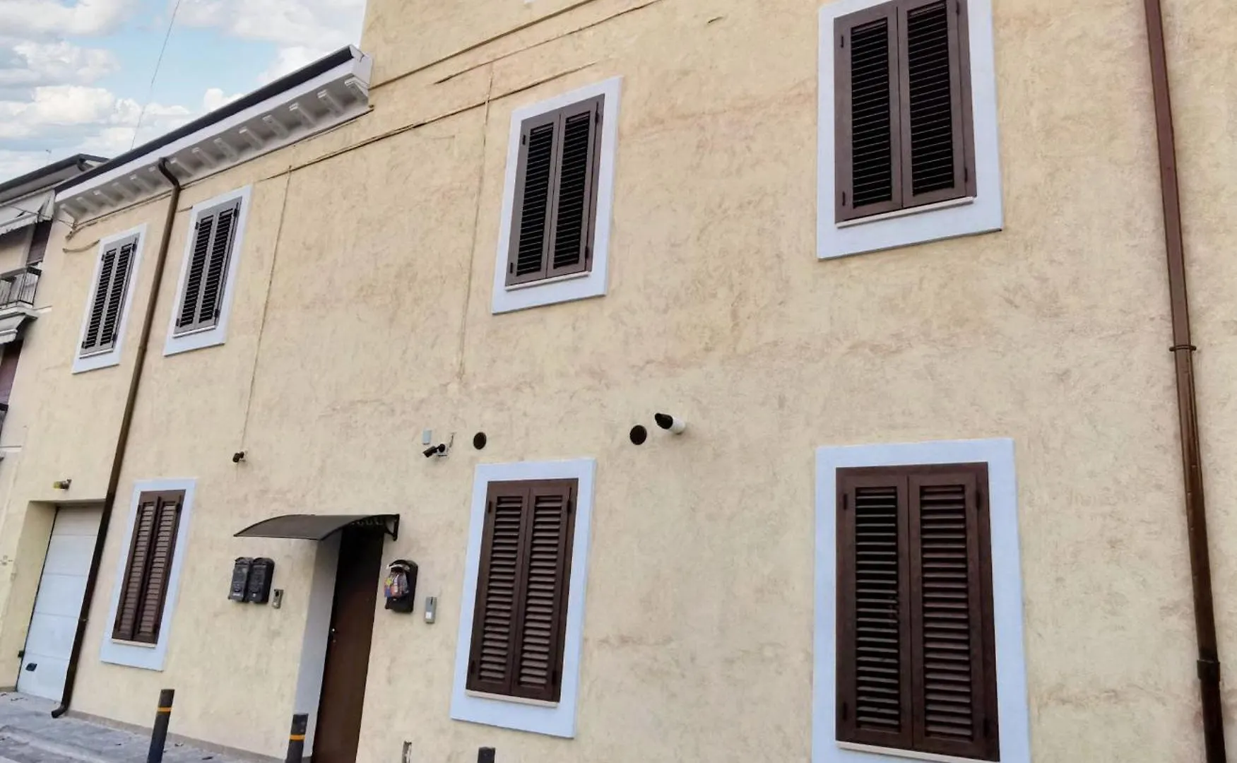 Elegant Apartment In Verona 75 M² With Balcony